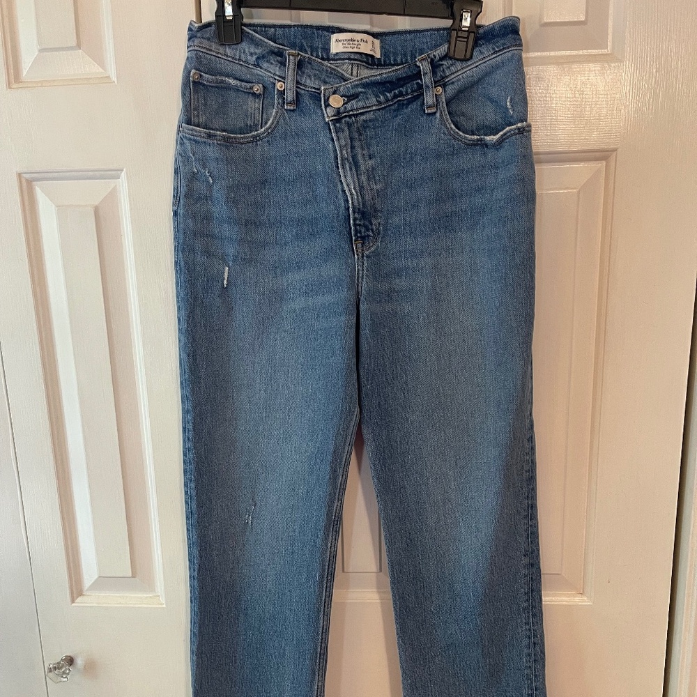Abercrombie & Fitch Ultra High Rise 90s Straight Jean